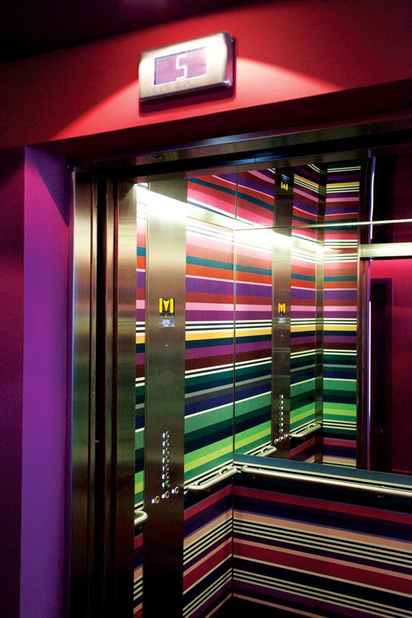 Креативные кабины лифтов