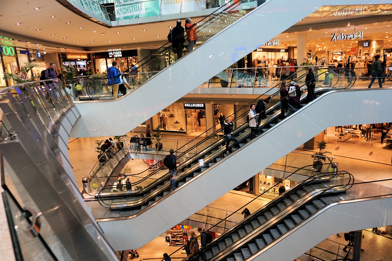 Эскалаторы в торговом центре